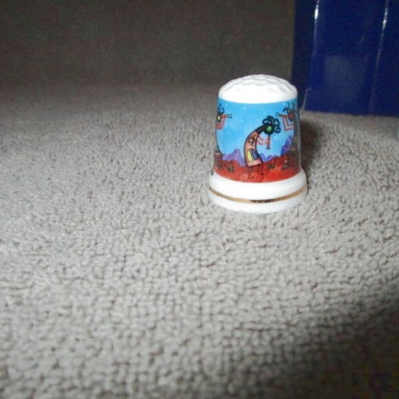 NIB Porcelain KOKOPELLI Set Of 6 THIMBLES Sewing Accessory XL Native FLUTE Dance - Picture 5 of 8